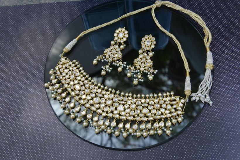 White Stone Choker Set